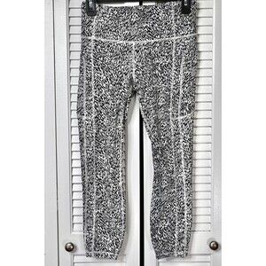 Athleta Ultimate Stash Textured 7/8 Leggings Black White Women’s M Pockets